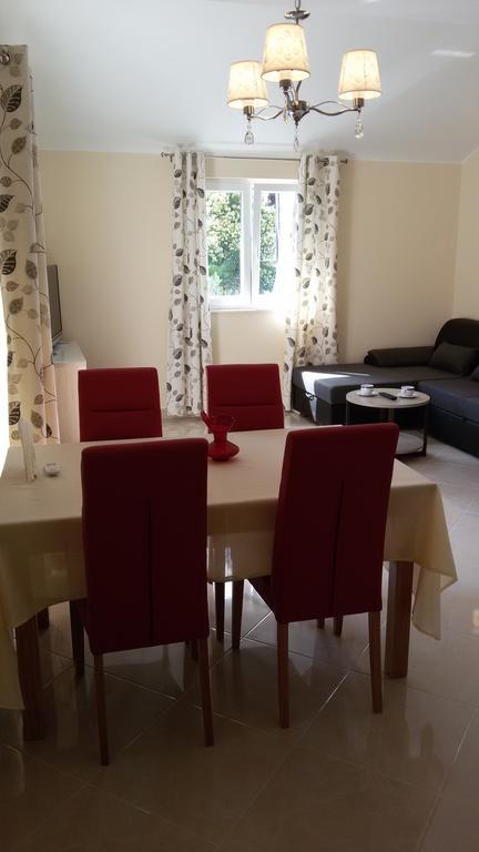 Ferienwohnung Apartman Viktorija Vodice Exterior foto